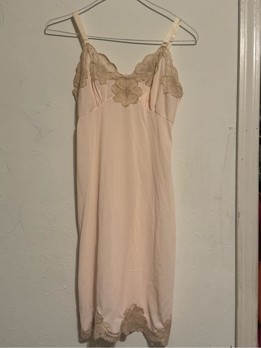 Aristocraft Vintage Women's Lace-Trim Slip in Light Peach Size Small